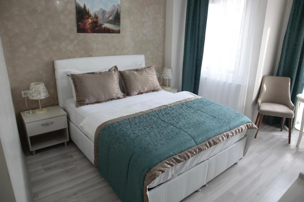Atam Suites Istanbul 3*,
