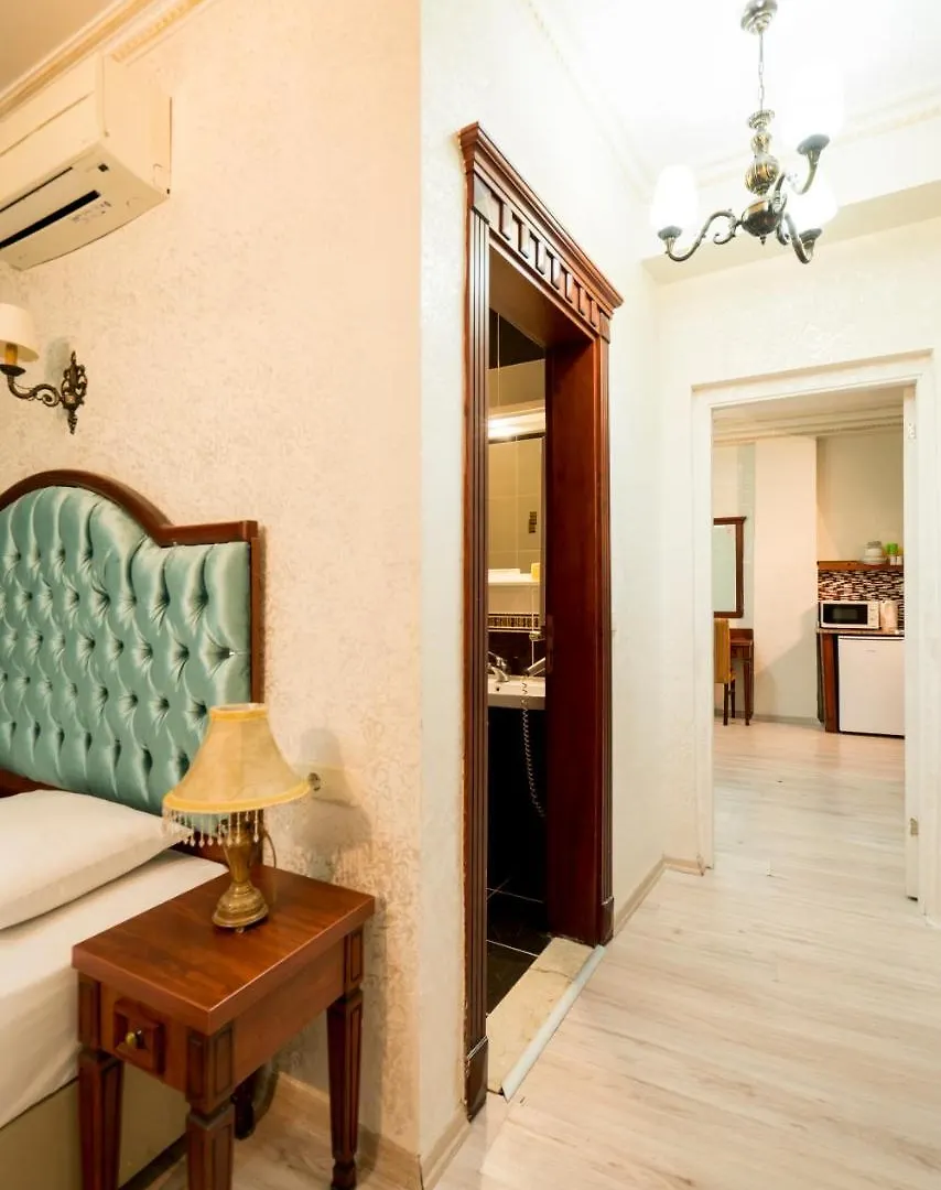 Atam Suites Istanbul 3*,