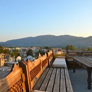  Konukevi Homeros & Türkiye